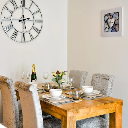 Swansea Marina - Sleeps 4 - Underground Parking Apartment Exterior photo